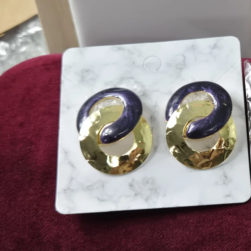 Elegant Purple and Gold Interlinked Earrings Stud Earrings - Picture 12 of 14